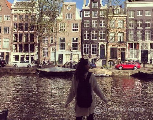 Ханде Догандемир отдыхает в Нидерландах